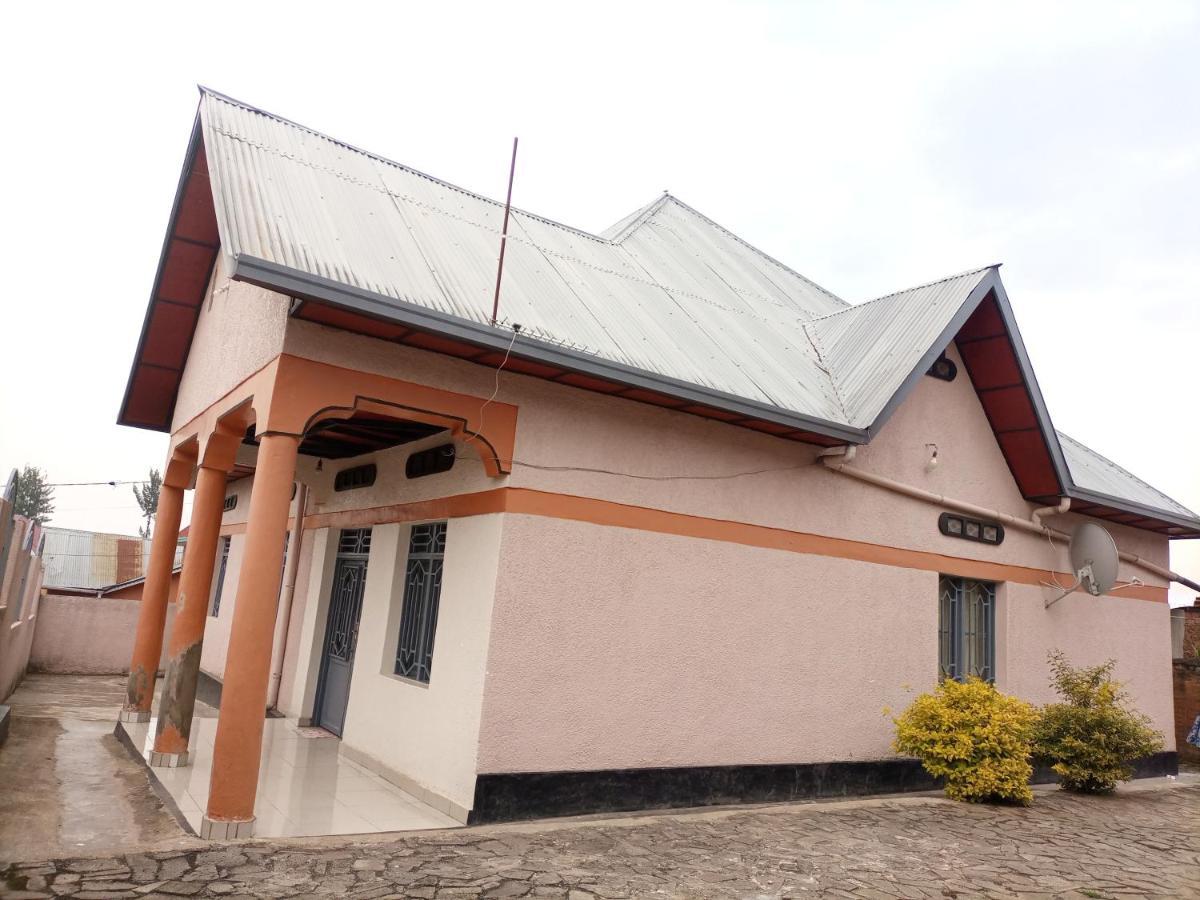 Randa'S House I Homestay Ruhengeri Luaran gambar